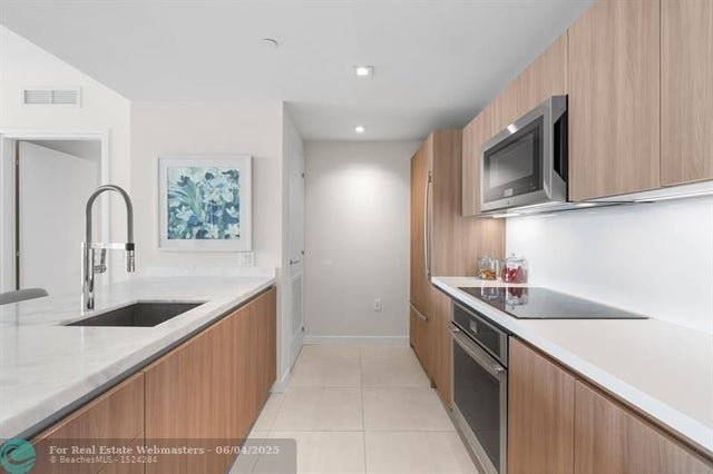 5 of 31 - 401 N Birch Road 1102, Fort Lauderdale, FL