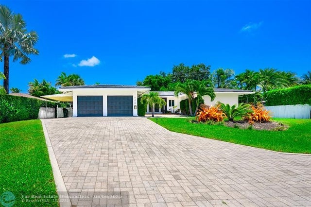 1 of 29 - 600 Middle River Dr, Fort Lauderdale, FL