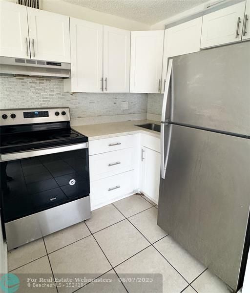 3 of 7 - 95 Ne 41st St 195m, Fort Lauderdale, FL