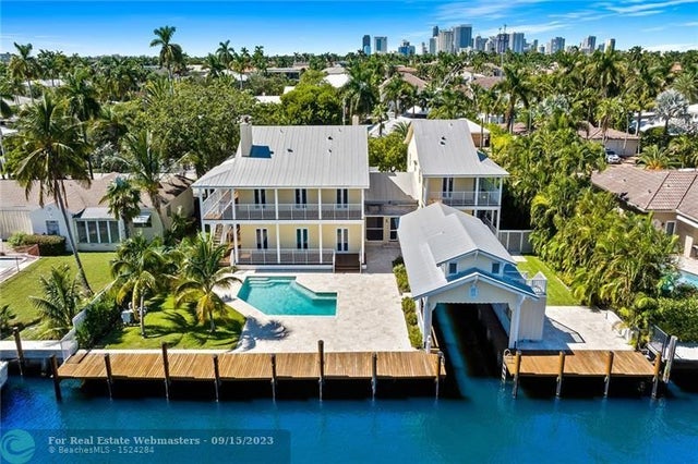 2 of 77 - 636 Solar Isle Dr, Fort Lauderdale, FL
