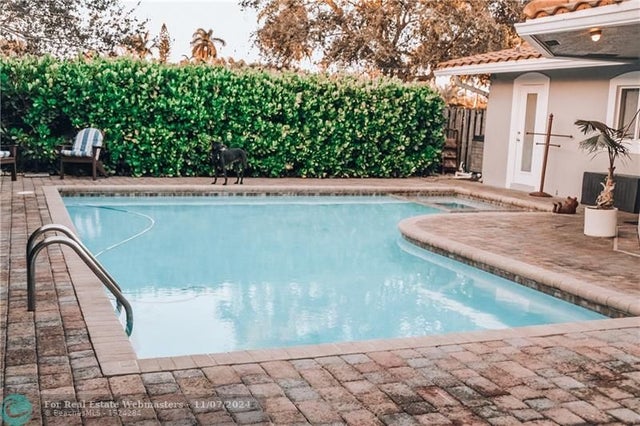 2 of 25 - 5051 Ne 24th Ave, Lighthouse Point, FL