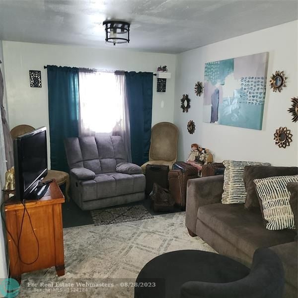 3 of 6 - 2942 Nw 6th Ct, Pompano Beach, FL