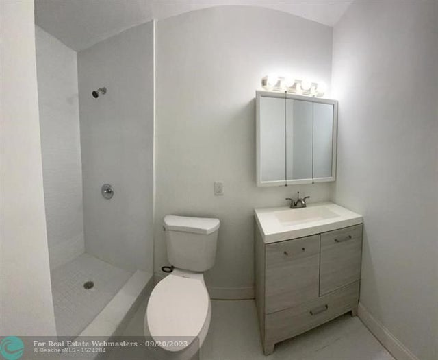 4 of 15 - 2840 Nw 8th St, Fort Lauderdale, FL