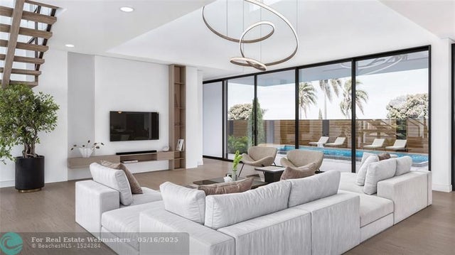3 of 13 - 2708 Ne 25th Ct, Fort Lauderdale, FL