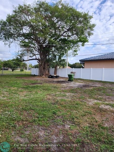 3 of 5 - 905 Nw 5th St, Fort Lauderdale, FL