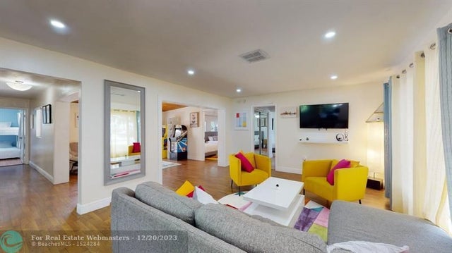 3 of 27 - 1701 N 46th Ave, Hollywood, FL