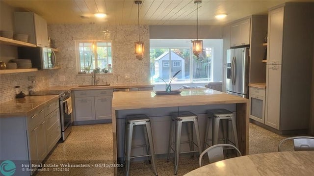 2 of 26 - 818 Nw 28th Ct, Wilton Manors, FL