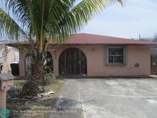 1 of 19 - 926 N C St, Lake Worth, FL