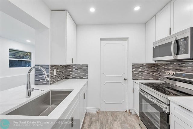 1 of 11 - 370 S Golf Blvd, Pompano Beach, FL