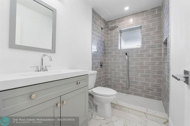 3 of 11 - 370 S Golf Blvd, Pompano Beach, FL