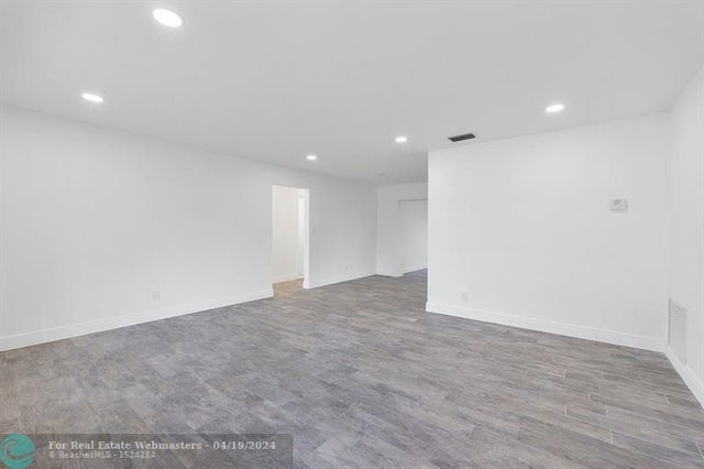 4 of 11 - 370 S Golf Blvd, Pompano Beach, FL