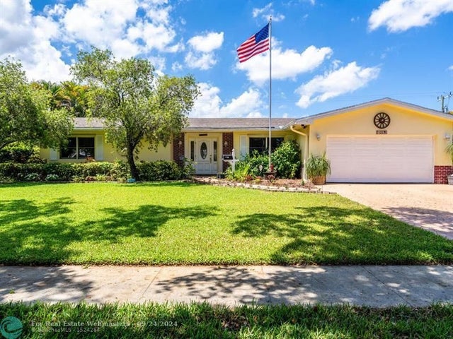 1 of 29 - 7121 Nw 11th Ct, Plantation, FL