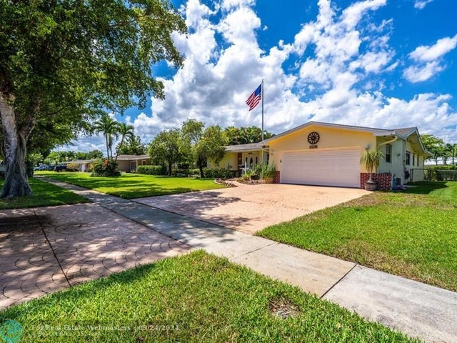 3 of 29 - 7121 Nw 11th Ct, Plantation, FL