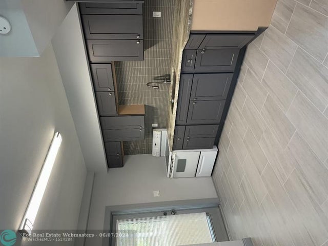 4 of 10 - 2404 Florida Ave, Fort Pierce, FL