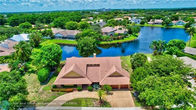 3 of 48 - 3110 Equestrian Dr, Boca Raton, FL