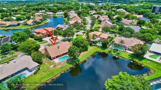 5 of 48 - 3110 Equestrian Dr, Boca Raton, FL