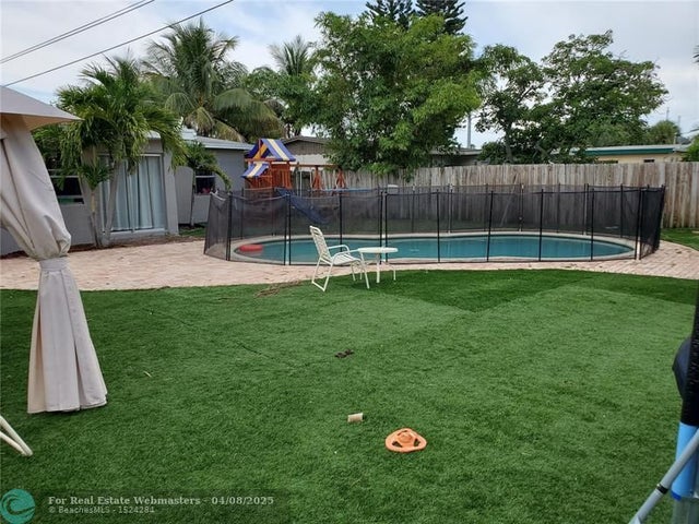 1 of 37 - 811 S Broadway, Lantana, FL