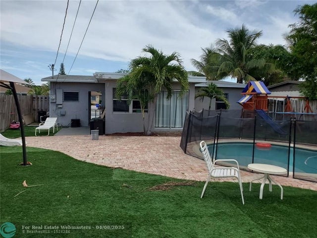 5 of 37 - 811 S Broadway, Lantana, FL