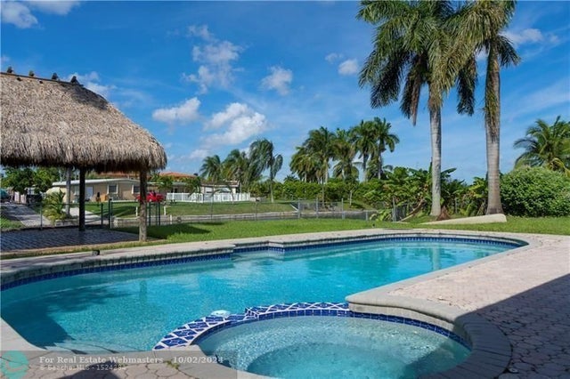 1 of 13 - 8165 Nw 182nd St, Hialeah, FL