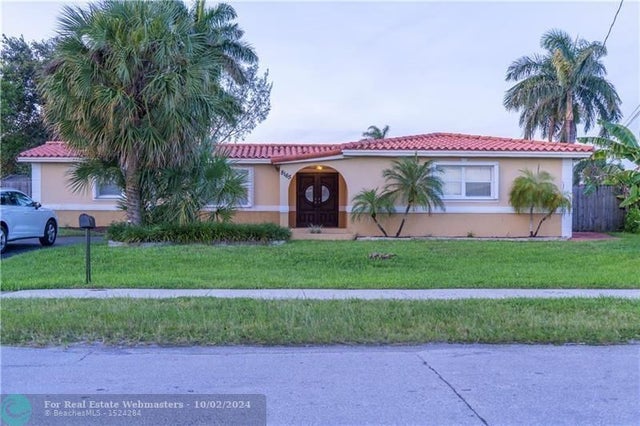 2 of 13 - 8165 Nw 182nd St, Hialeah, FL