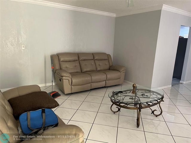 3 of 13 - 3420 Nw 39th St, Lauderdale Lakes, FL
