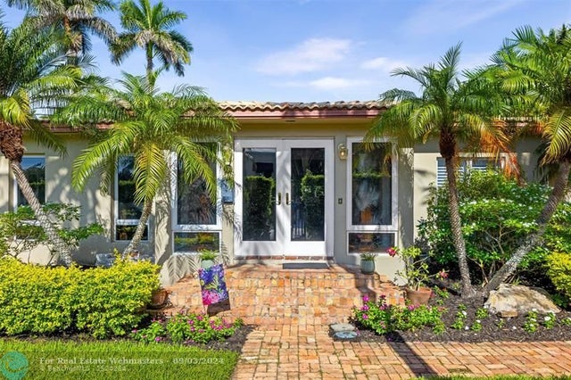 1 of 52 - 359 Poinciana Dr, Fort Lauderdale, FL