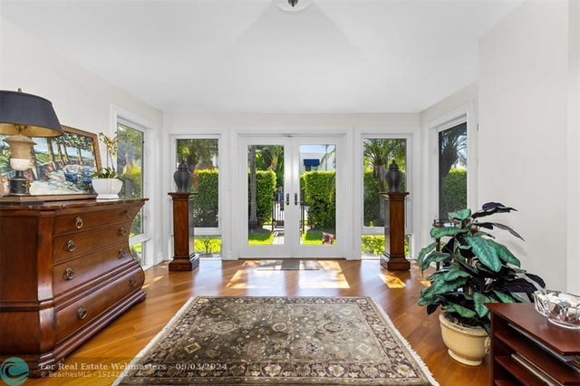 4 of 52 - 359 Poinciana Dr, Fort Lauderdale, FL