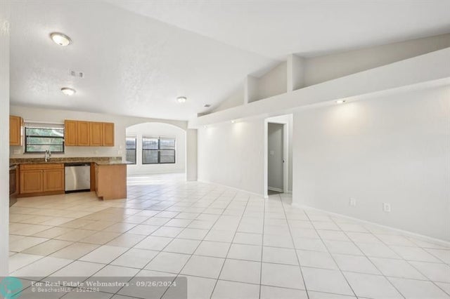 2 of 33 - 6228 Allen St, Jupiter, FL