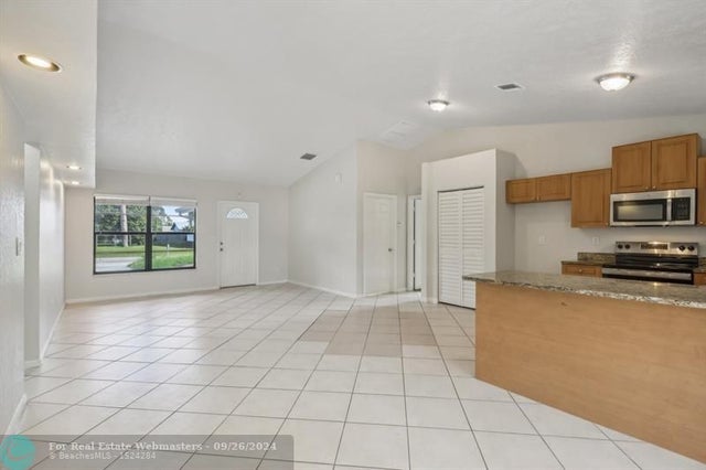 5 of 33 - 6228 Allen St, Jupiter, FL