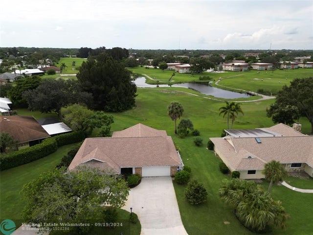 2 of 80 - 585 W Forest Trl, Vero Beach, FL