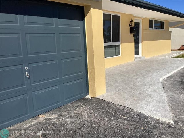 3 of 28 - 8571 Nw 26th St, Sunrise, FL