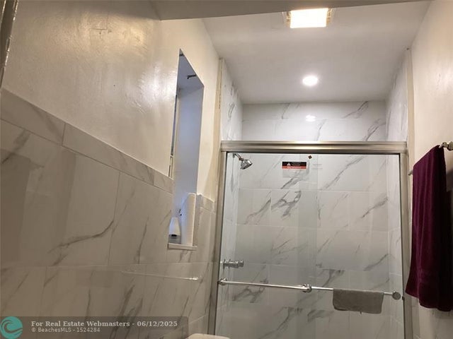 4 of 28 - 8571 Nw 26th St, Sunrise, FL