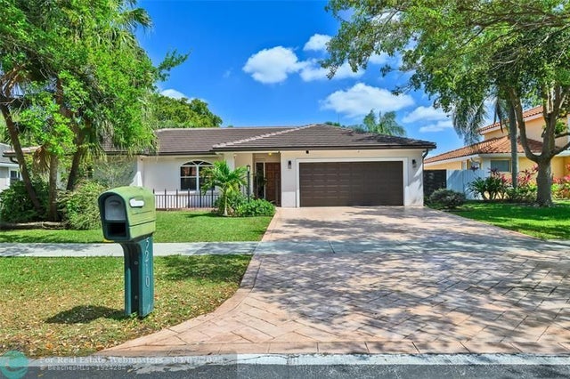 1 of 43 - 5210 Hawkes Bluff Ave, Davie, FL