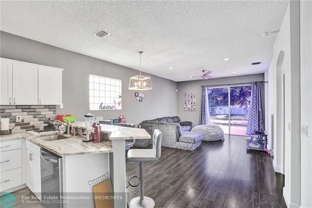 4 of 12 - 4824 Nw 19th St, Coconut Creek, FL