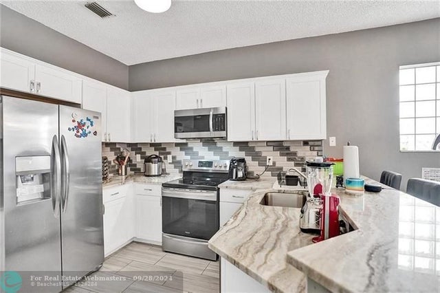 5 of 12 - 4824 Nw 19th St, Coconut Creek, FL