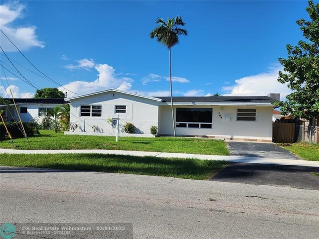 1 of 33 - 704 Sw 4th St, Hallandale, FL