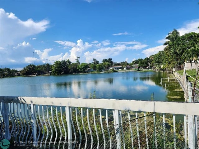 2 of 33 - 704 Sw 4th St, Hallandale, FL