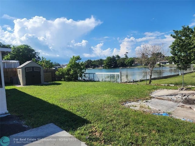 4 of 33 - 704 Sw 4th St, Hallandale, FL