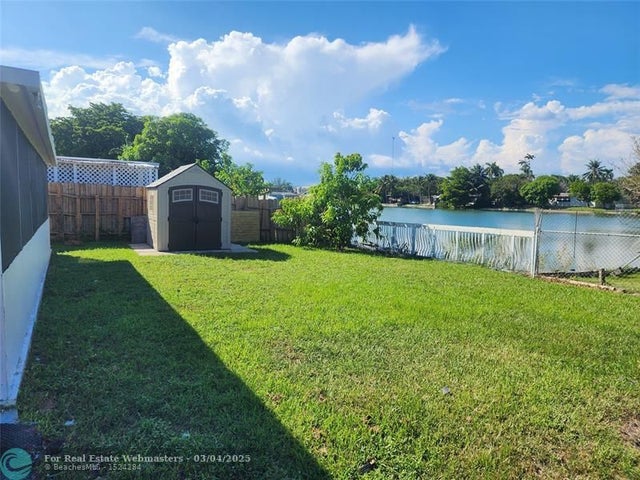 5 of 33 - 704 Sw 4th St, Hallandale, FL