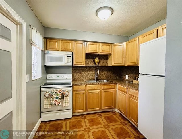 2 of 15 - 2411 Plunkett St, Hollywood, FL