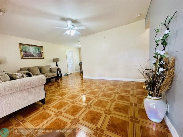 4 of 15 - 2411 Plunkett St, Hollywood, FL