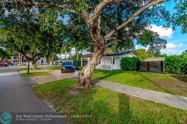 3 of 27 - 4801 Sw 98th Avenue Rd, Miami, FL