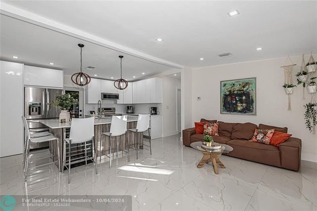 5 of 27 - 4801 Sw 98th Avenue Rd, Miami, FL