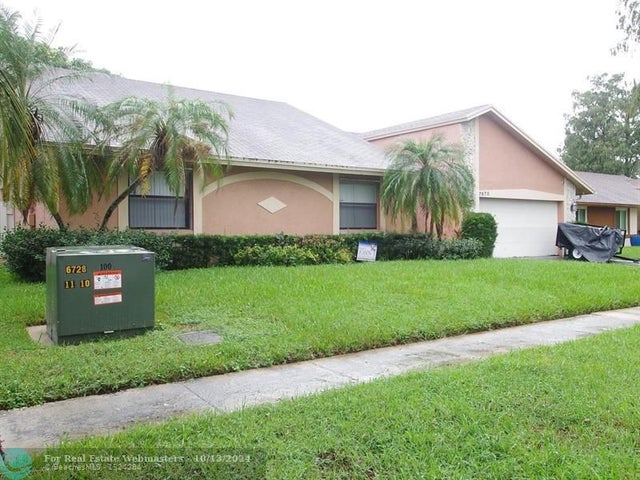 7870 Nw 54th St, Lauderhill