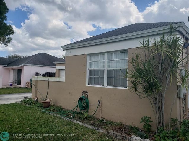 3 of 22 - 3130 Nw 203rd Terrace, Miami Gardens, FL