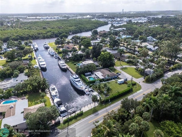 4 of 67 - 2211 Sw 27th Ter, Fort Lauderdale, FL
