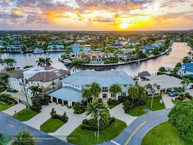 4 of 60 - 3211 Ne 27th Ave, Lighthouse Point, FL
