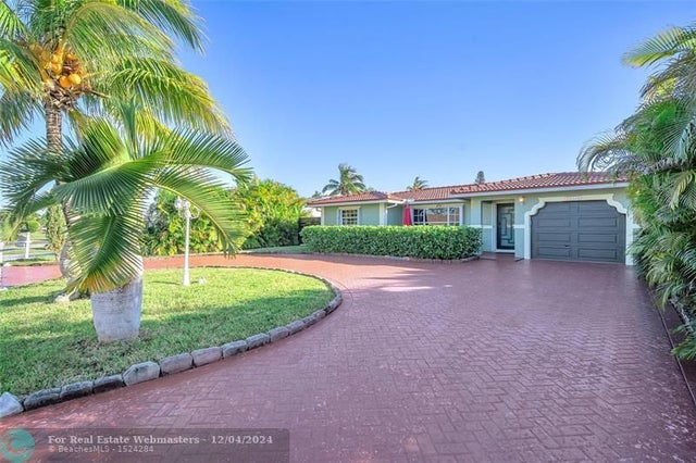 2 of 25 - 10216 Nw 83rd St, Tamarac, FL