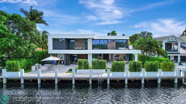 2 of 100 - 31 Pelican Dr, Fort Lauderdale, FL