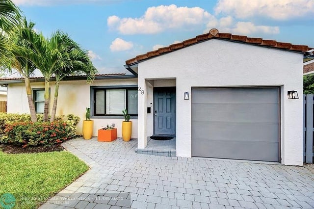 2 of 35 - 28 Ne 26th St, Wilton Manors, FL
